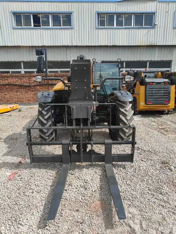 Телескопический погрузчик XT3514K