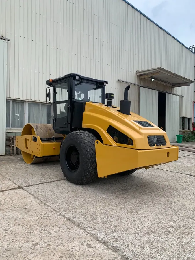 Дорожный каток TM610H