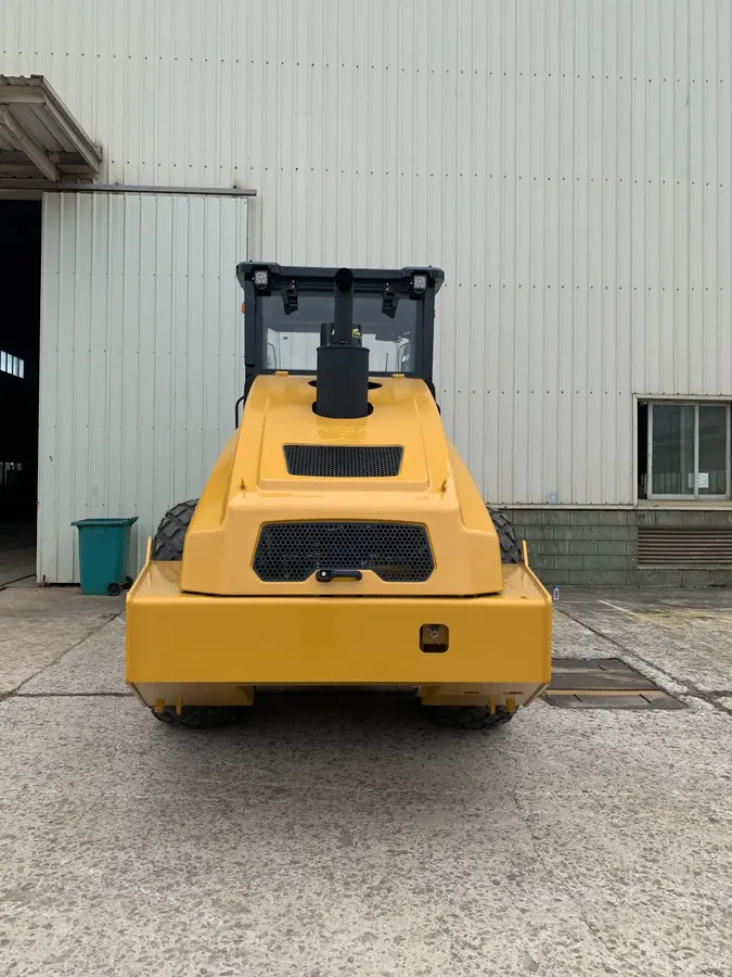 Дорожный каток TM610H