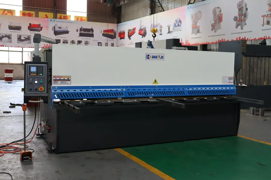 Гильотинные ножницы QC12K