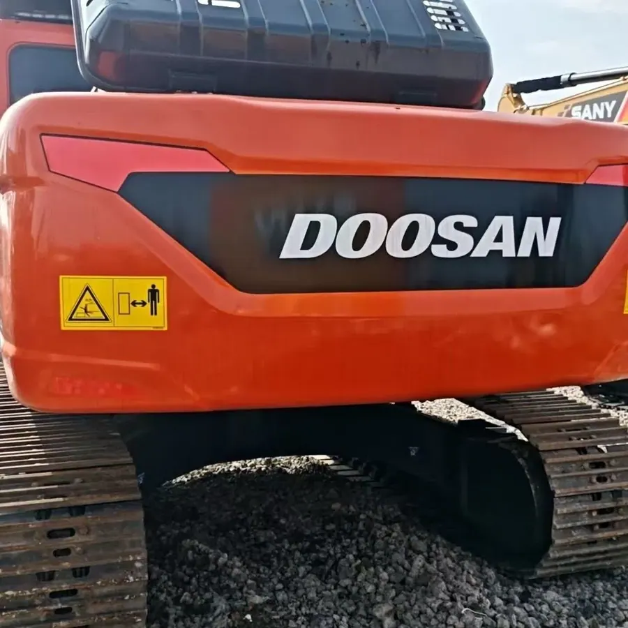 Экскаватор DX225