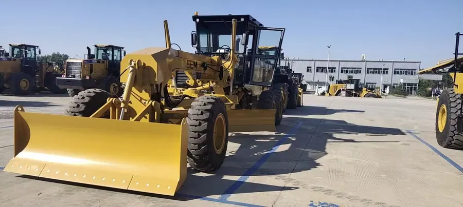 Автогрейдер SEM922F