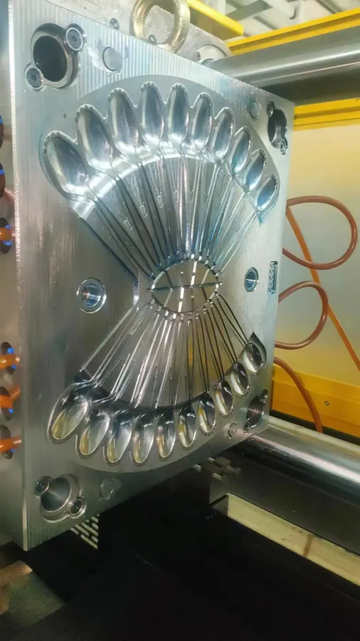 Термопластавтомат SZ-3000A