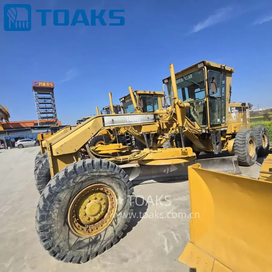 Автогрейдер 140H