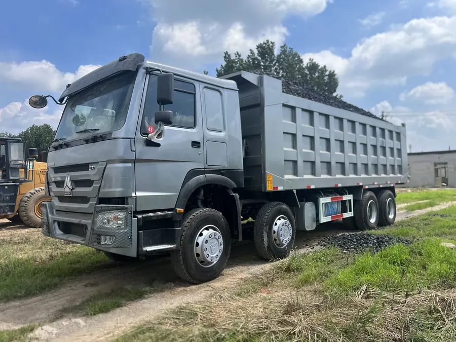 Самосвал HOWO 8x4