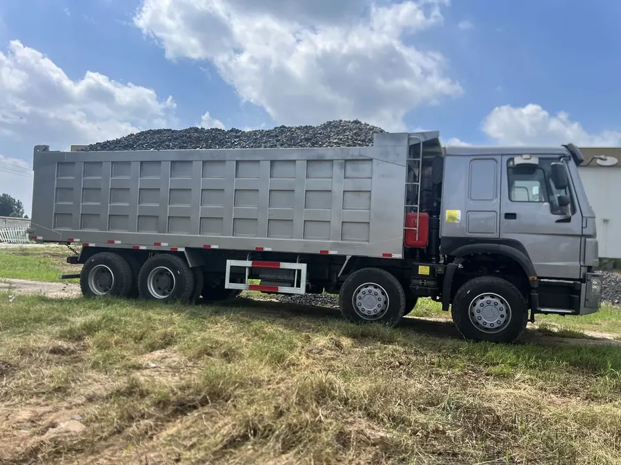 Самосвал HOWO 8x4