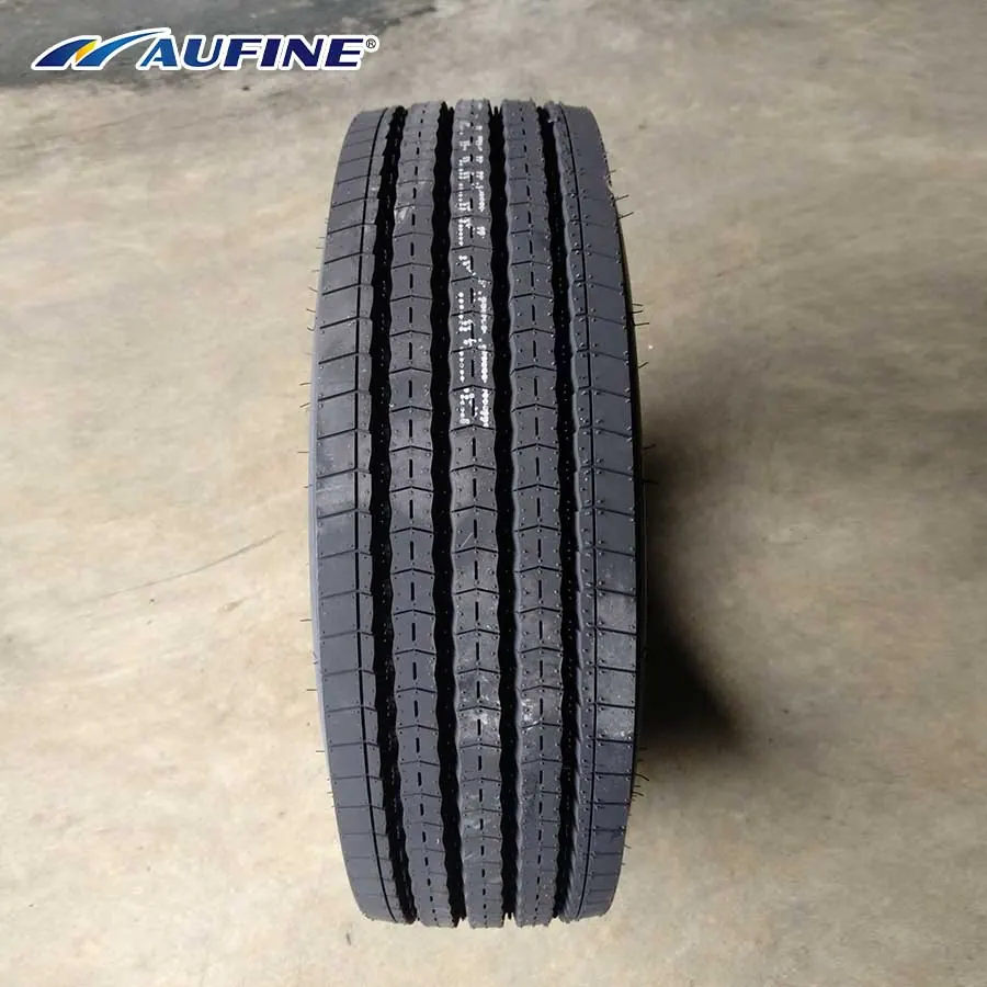 Грузовая шина 215/75R17.5