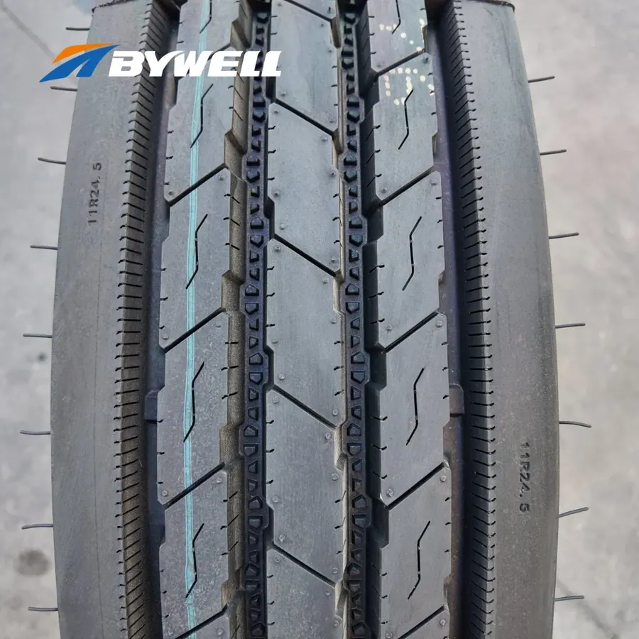 Грузовая шина 275/80R22.5 325/95R24 7.00R16