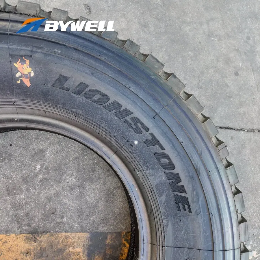 Грузовая шина 275/80R22.5 325/95R24 7.00R16