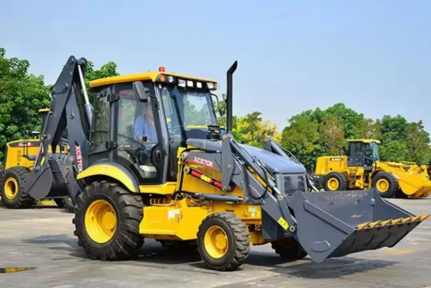 Экскаватор-погрузчик XC870K, 9 т