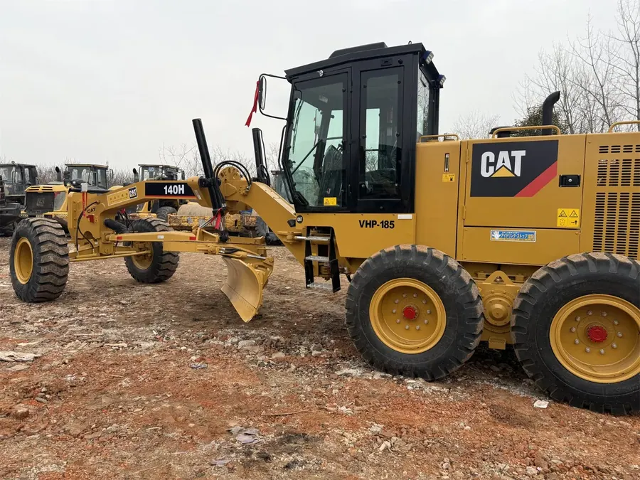 Автогрейдер CAT 140h
