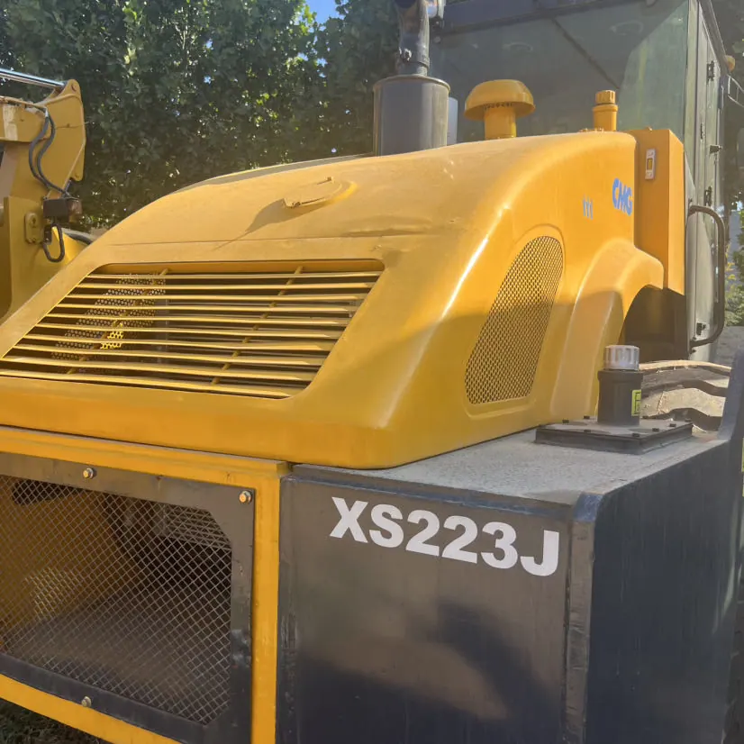 Дорожный каток XS223J