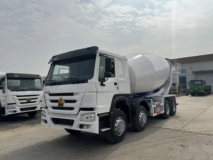 Автобетоносмеситель HOWO 371